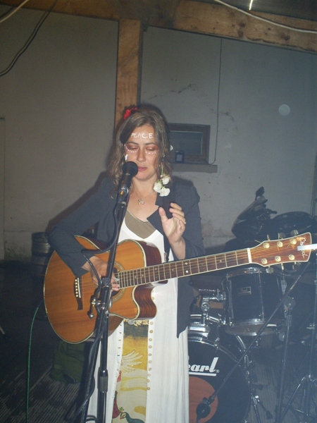 Joan Walsh @ Hippy Night, McGirls 2007
